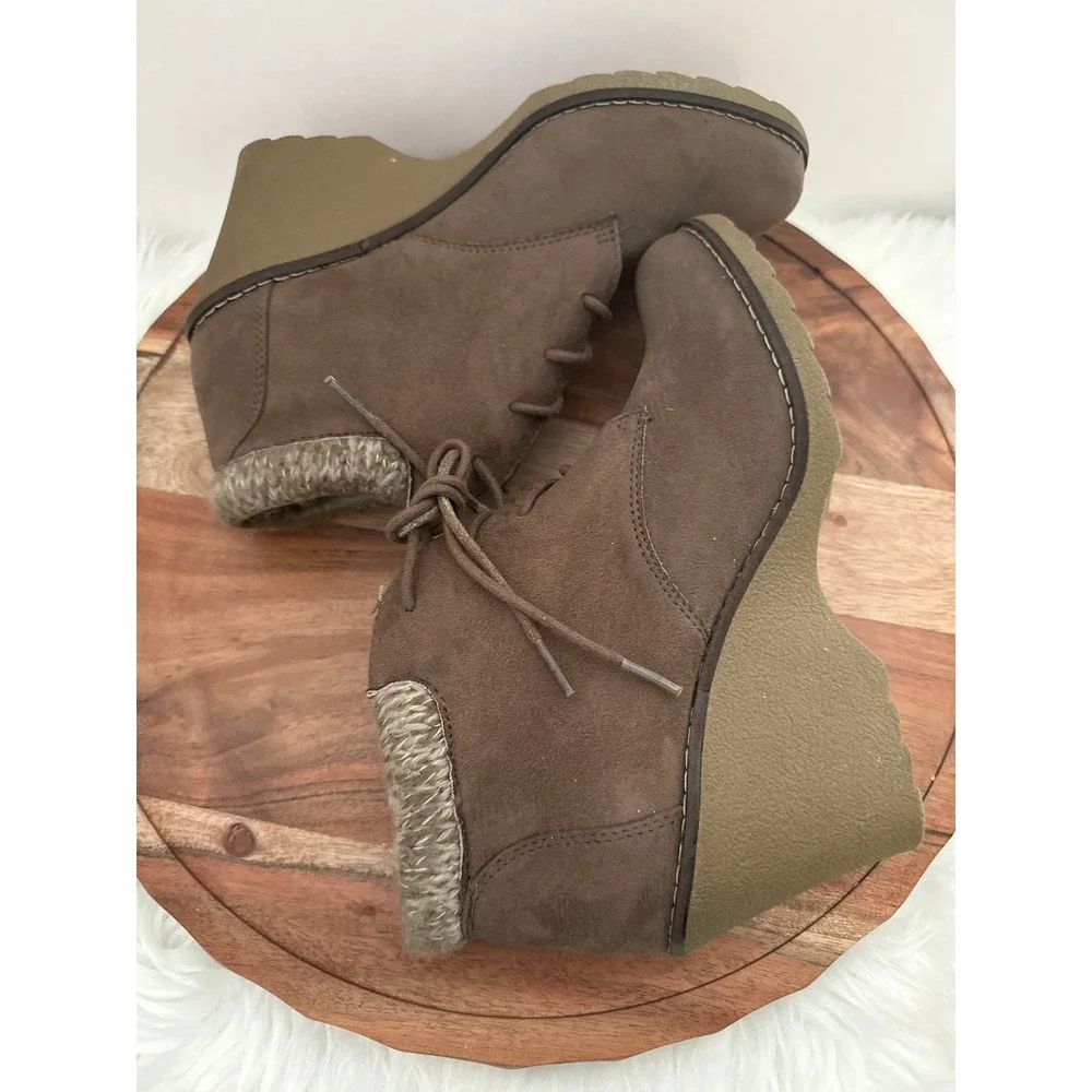 whitemt Taupe Suede‎ Wedge Ankle Boots Women's Size 9.5 M Knit Collar Lace Up